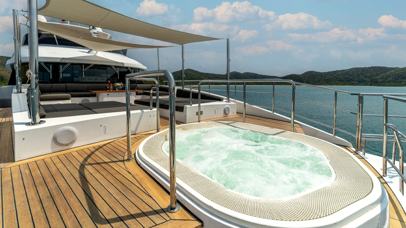 pattaya-yacht-booking-poseidon11