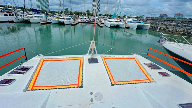 Yacht-booking-bonivia02