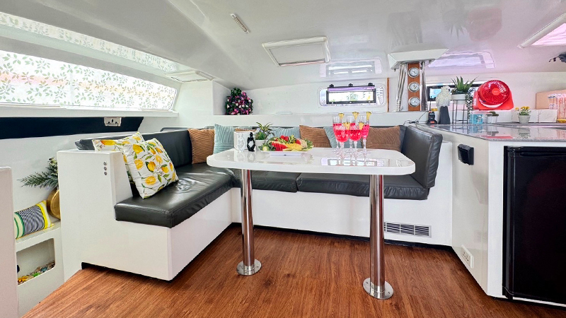 Yacht-booking-bonivia03