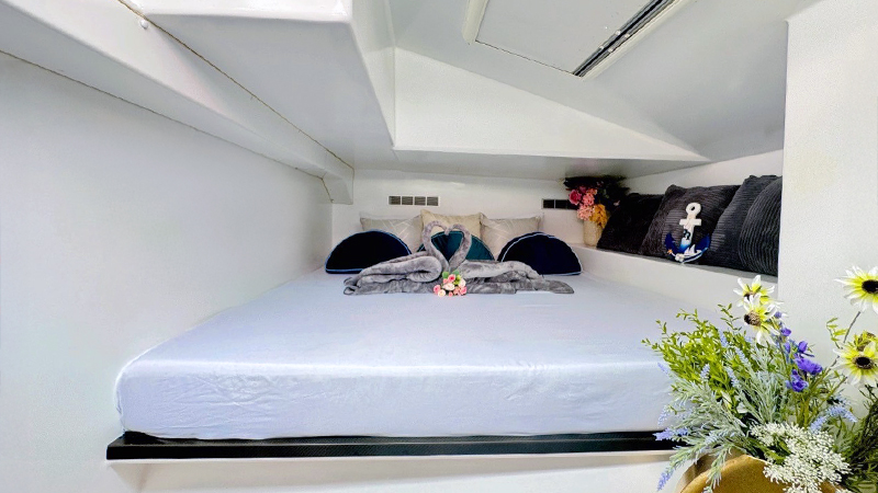 Yacht-booking-bonivia04