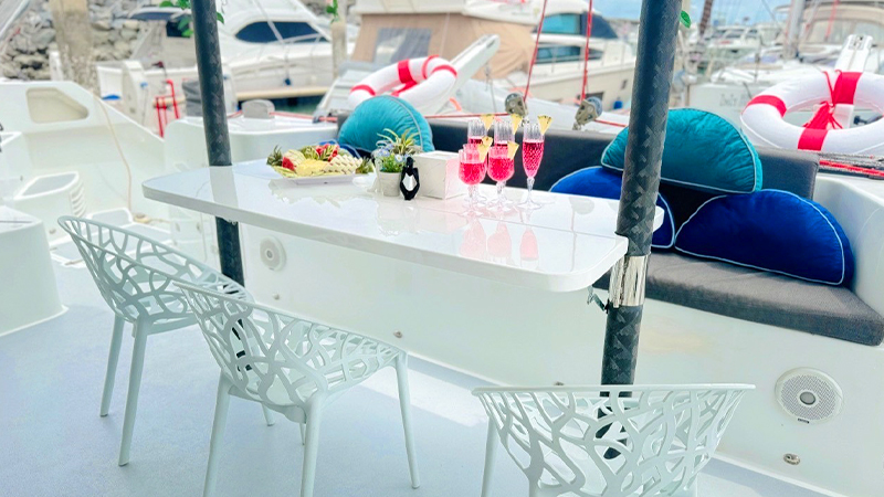 Yacht-booking-bonivia06