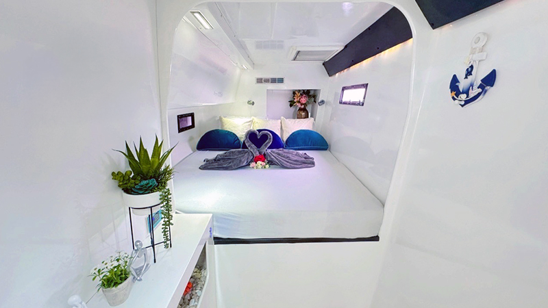 Yacht-booking-bonivia07