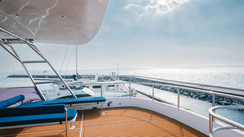 pattaya-yacht-booking-courage03