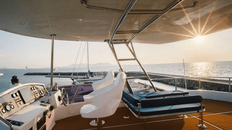 pattaya-yacht-booking-courage04