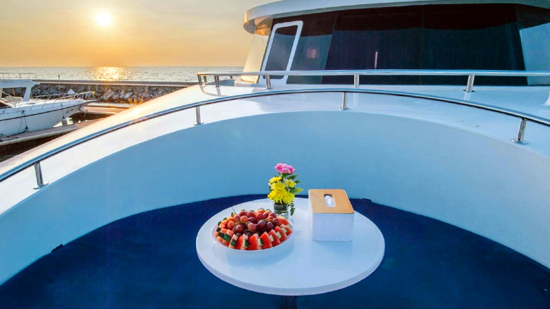 pattaya-yacht-booking-courage11