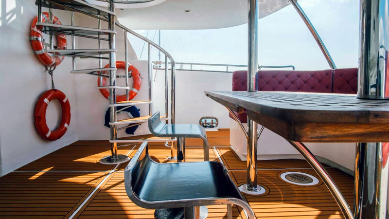 pattaya-yacht-booking-courage12